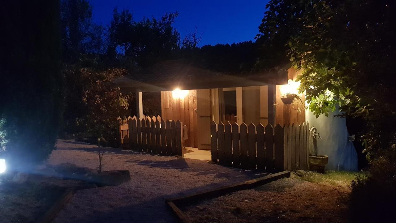 Moulin De Bonfilhon Bed & Breakfast Cornillon-Confoux Bagian luar foto
