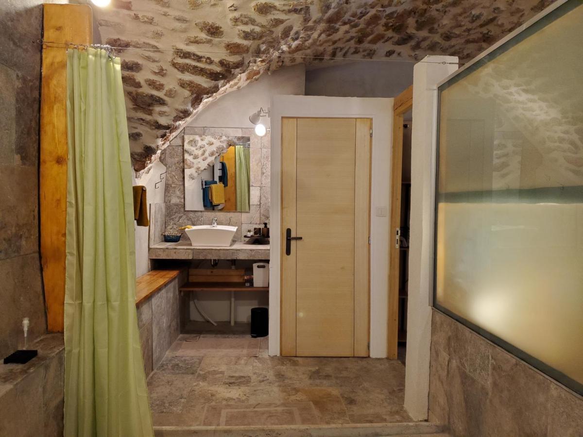 Moulin De Bonfilhon Bed & Breakfast Cornillon-Confoux Bagian luar foto