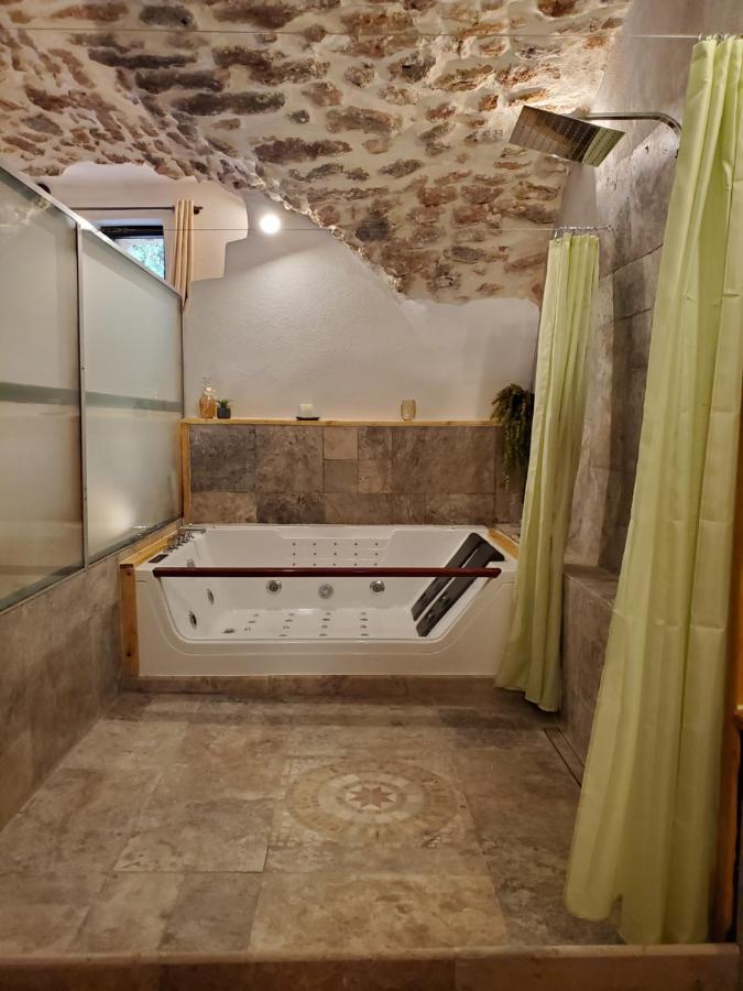Moulin De Bonfilhon Bed & Breakfast Cornillon-Confoux Bagian luar foto