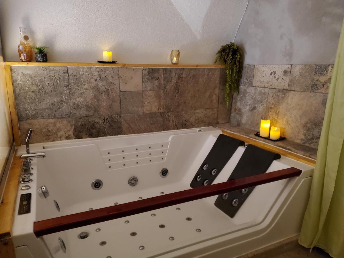 Moulin De Bonfilhon Bed & Breakfast Cornillon-Confoux Bagian luar foto