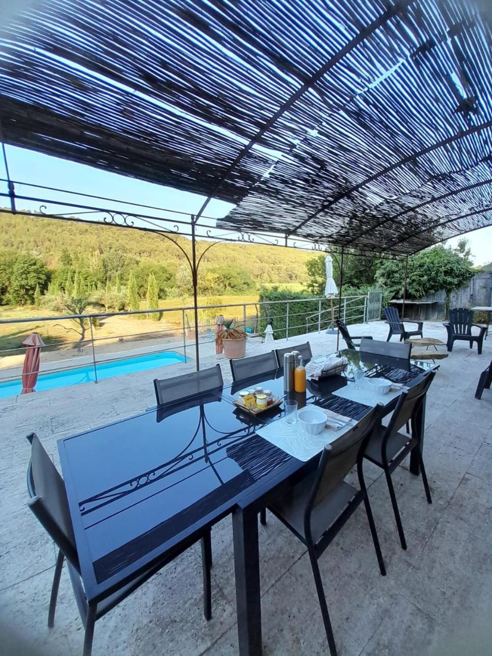 Moulin De Bonfilhon Bed & Breakfast Cornillon-Confoux Bagian luar foto