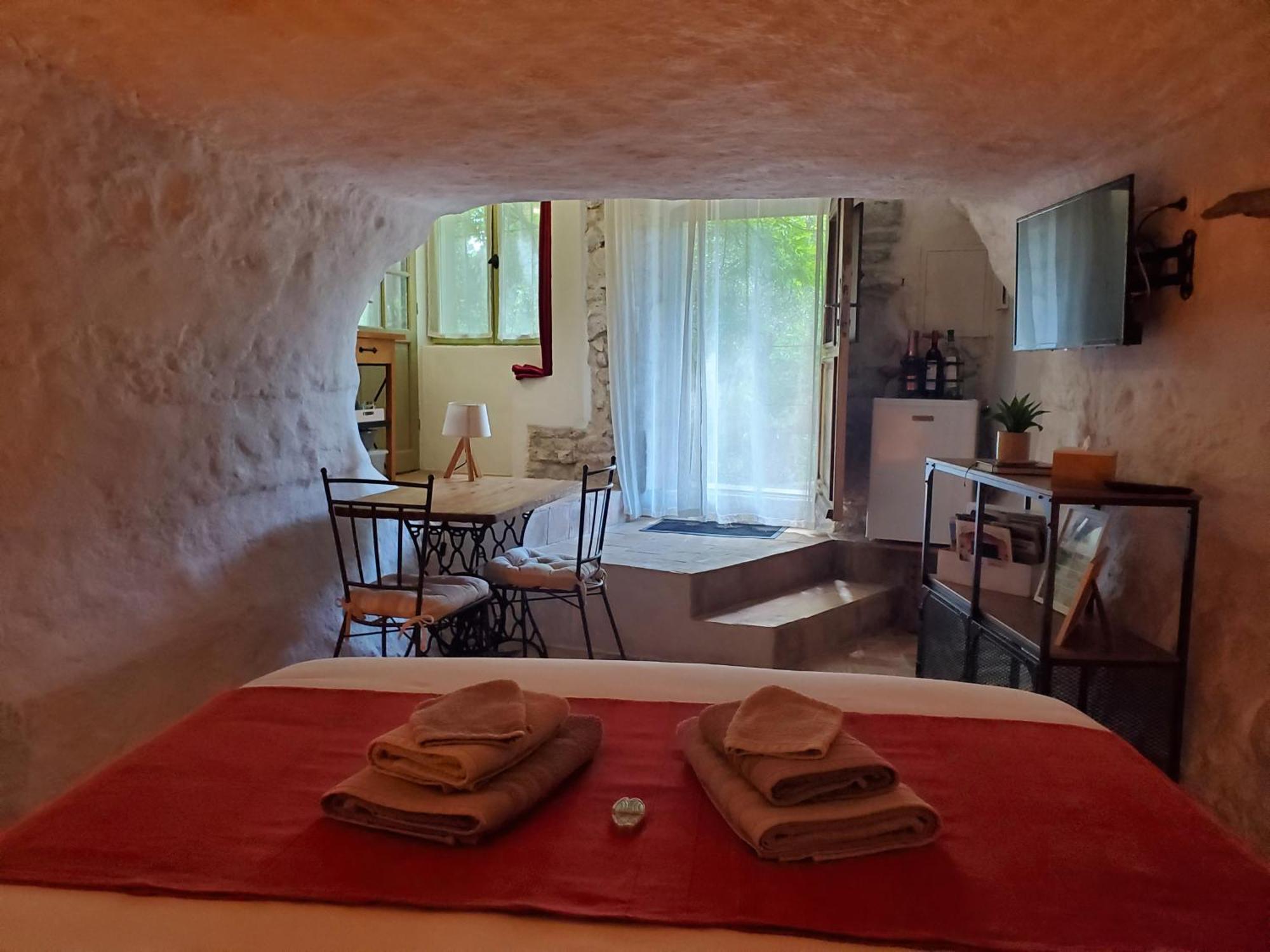 Moulin De Bonfilhon Bed & Breakfast Cornillon-Confoux Bagian luar foto